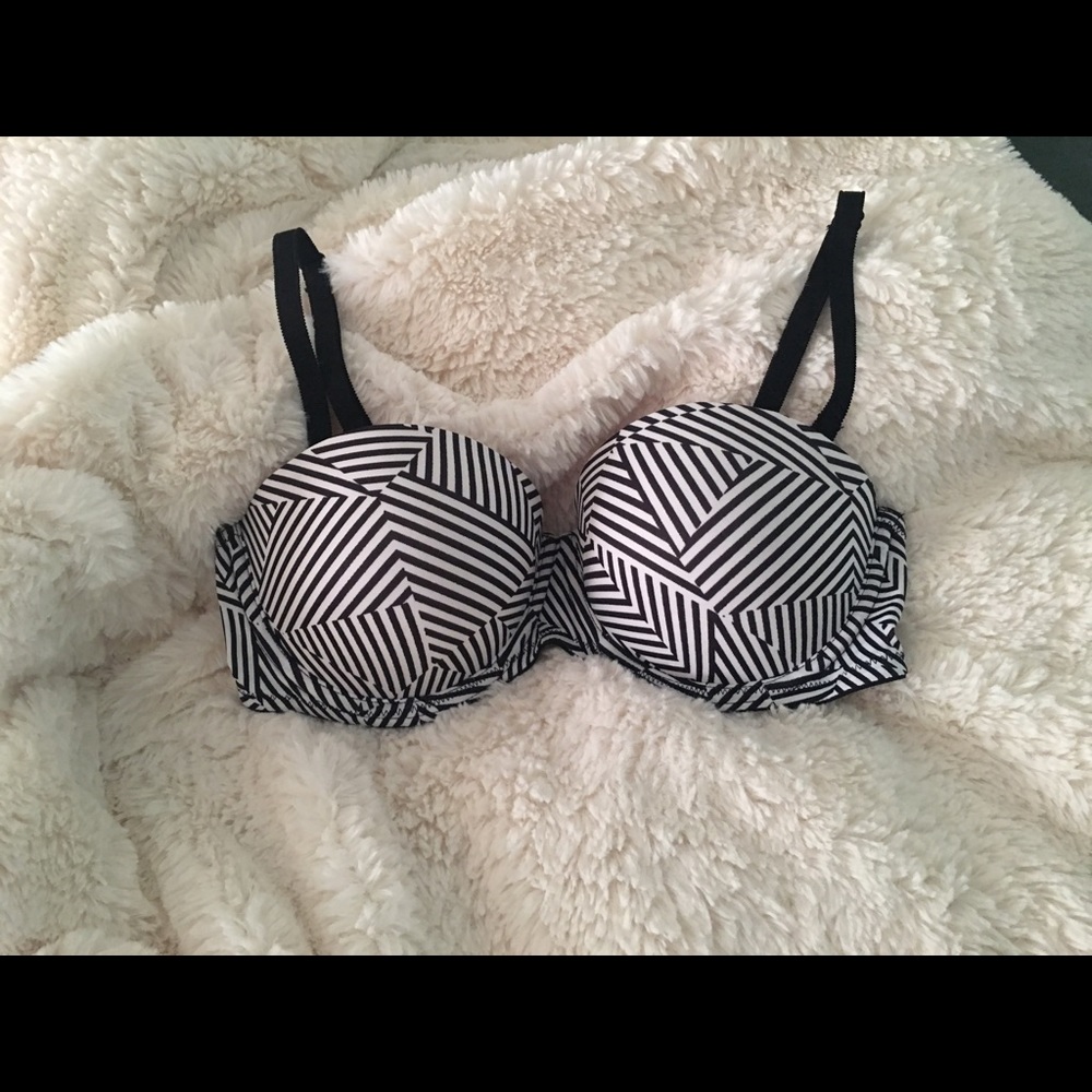 Victoria's Secret pink push up bra 34c